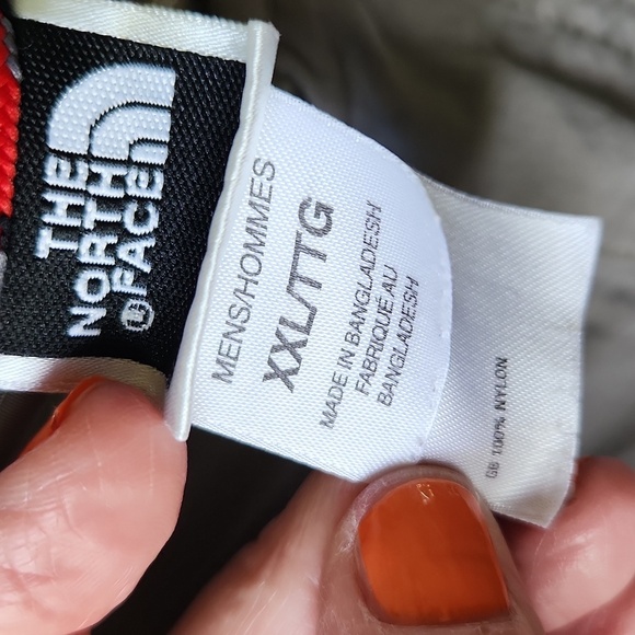 The North Face Zip-Off Conversion Pants/Shorts-XXL - Picture 3 of 12